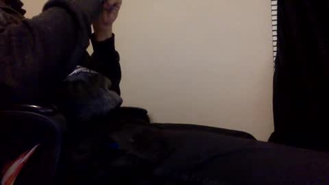 Snapshot of lightskinfreak317 chatting on January 8, 2025, 11:19 pm CUM HAVE FUN HELP ME CUM online show from January 8, 2025, 11:19 pm