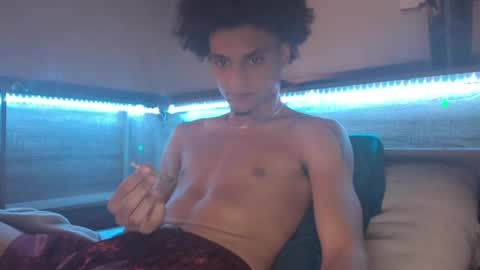Snapshot of lightskinwithgirth chatting on April 28, 2026, 1:38 pm lightskinwithgirth online show from April 28, 2026, 1:38 pm