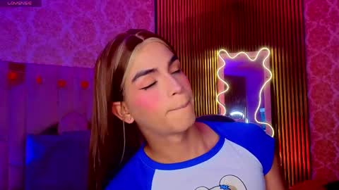 LIHIAN online show from April 15, 2026, 1:07 pm