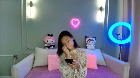 Lihn Pham online show from December 1, 2025, 3:33 am