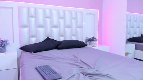 Lia  online show from April 18, 2026, 7:07 pm