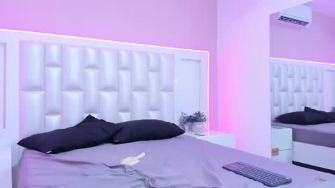 Lia  online show from April 18, 2026, 7:58 pm