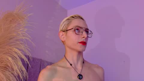 Liiam Luna online show from February 23, 2026, 9:39 am