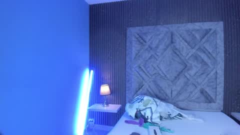         online show from February 26, 2025, 11:52 am