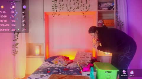         online show from September 18, 2025, 11:56 am