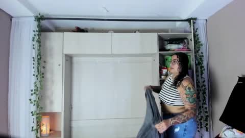         online show from April 10, 2026, 11:37 am