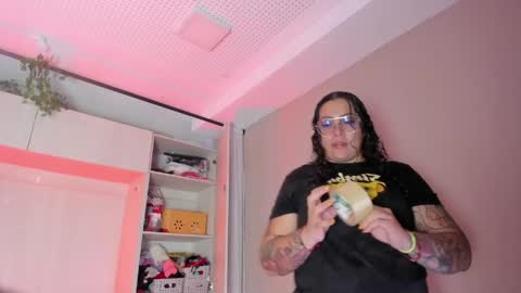         online show from April 14, 2026, 11:38 am