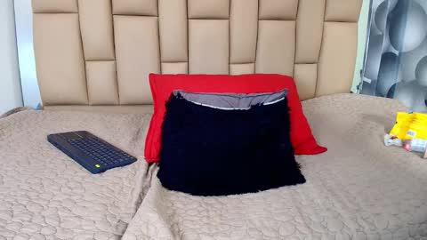 Snapshot of liil_miia chatting on February 5, 2026, 7:40 pm Miia online show from February 5, 2026, 7:40 pm