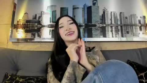 Liilyrose online show from June 30, 2026, 10:27 am