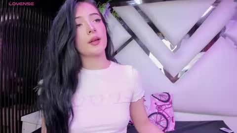 Snapshot of liinzy_rouse chatting on July 28, 2026, 7:39 pm Brittany online show from July 28, 2026, 7:39 pm