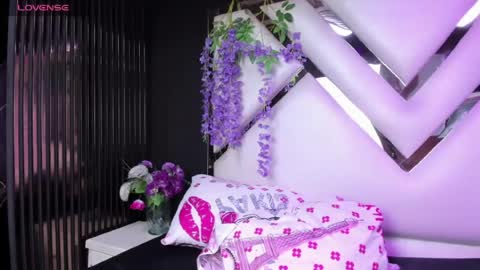 Snapshot of liinzy_rouse chatting on August 1, 2026, 6:18 pm Brittany online show from August 1, 2026, 6:18 pm
