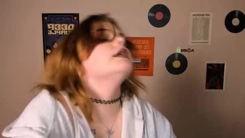 lika_pop online show from November 17, 2025, 7:19 pm