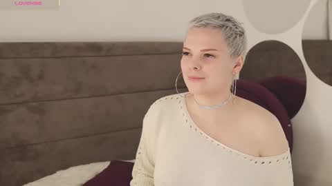 likaaberry online show from October 2, 2025, 12:01 pm