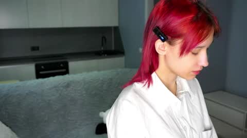 Emi online show from October 12, 2025, 12:04 pm