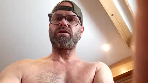 St pierre online show from November 13, 2025, 5:01 pm