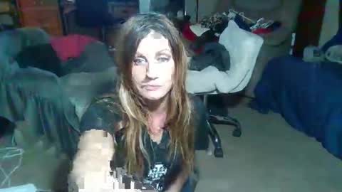 Snapshot of likerightnow chatting on December 14, 2025, 11:15 am likerightnow online show from December 14, 2025, 11:15 am