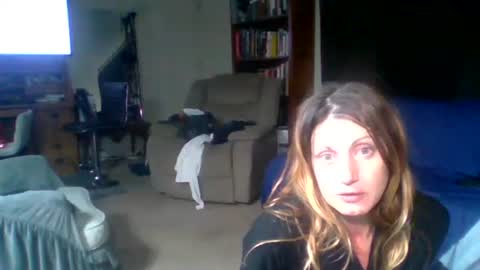 Snapshot of likerightnow chatting on January 7, 2026, 11:12 am likerightnow online show from January 7, 2026, 11:12 am