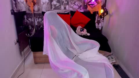 Lili Cey online show from October 21, 2025, 8:42 pm