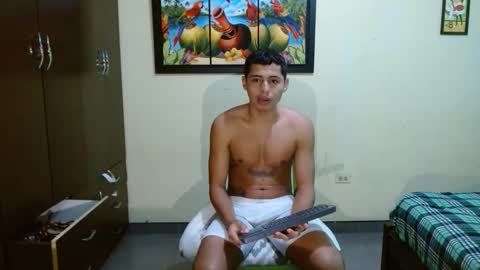 lil_condor_baby online show from November 7, 2025, 9:48 pm