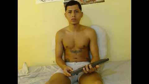 lil_condor_baby online show from December 22, 2025, 6:49 pm