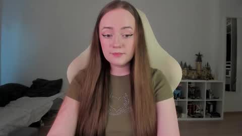 Snapshot of lil_happiness chatting on March 15, 2026, 3:29 pm for free registration 3 online show from March 15, 2026, 3:29 pm