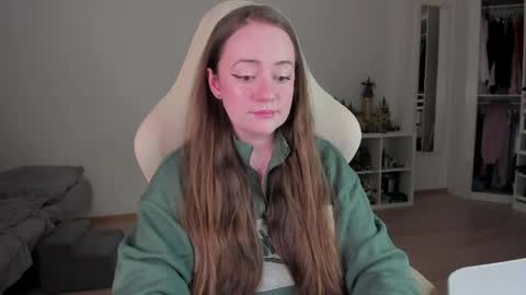 Snapshot of lil_happiness chatting on April 9, 2026, 10:26 pm for free registration 3 online show from April 9, 2026, 10:26 pm