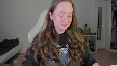 Snapshot of lil_happiness chatting on April 21, 2026, 11:07 pm for free registration 3 online show from April 21, 2026, 11:07 pm