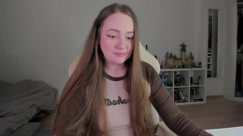 Snapshot of lil_happiness chatting on May 24, 2026, 8:47 pm for free registration 3 online show from May 24, 2026, 8:47 pm