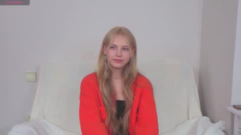 Snapshot of lil_tasty33 chatting on September 11, 2025, 10:26 am Emma online show from September 11, 2025, 10:26 am