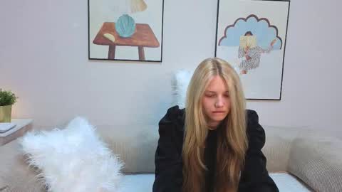 Snapshot of lil_tasty33 chatting on September 25, 2025, 11:58 am Emma online show from September 25, 2025, 11:58 am