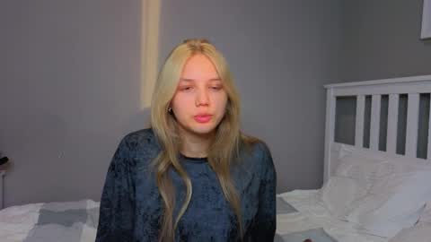 Snapshot of lil_tasty33 chatting on October 14, 2025, 10:16 am Emma online show from October 14, 2025, 10:16 am