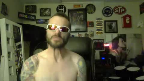 Snapshot of lil_tea_break_6996 chatting on February 17, 2025, 11:20 pm t online show from February 17, 2025, 11:20 pm