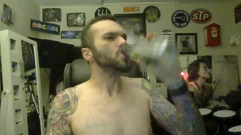 Snapshot of lil_tea_break_6996 chatting on February 19, 2025, 9:28 am t online show from February 19, 2025, 9:28 am