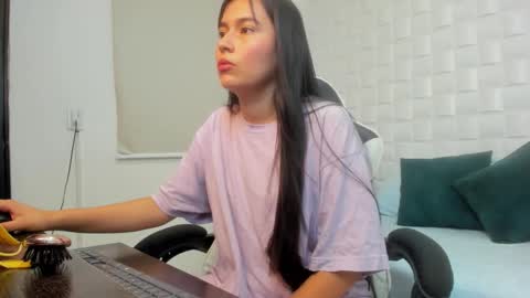 Snapshot of lila_lain chatting on January 7, 2026, 2:47 am L I L A online show from January 7, 2026, 2:47 am