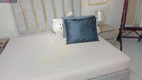 lila bailey  online show from January 4, 2025, 7:34 pm