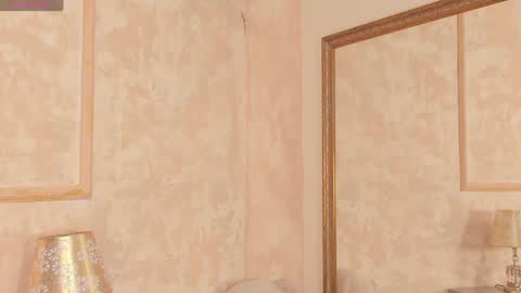 lila bailey  online show from January 8, 2025, 8:50 pm