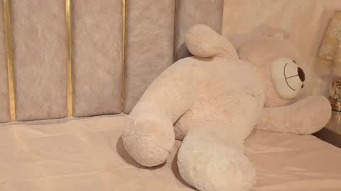 lila bailey  online show from January 30, 2025, 2:27 am