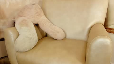 lila bailey  online show from February 22, 2025, 1:55 am