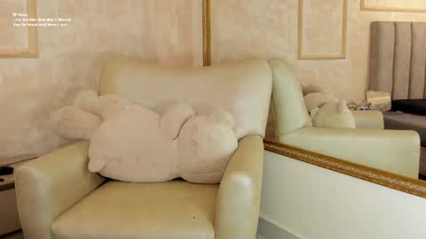 lila bailey  online show from March 4, 2025, 1:45 am