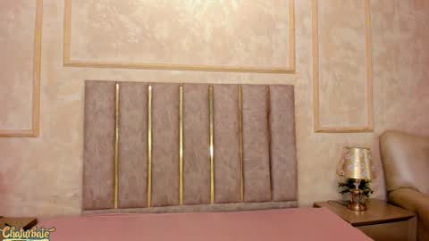 lila bailey  online show from September 17, 2025, 7:59 pm