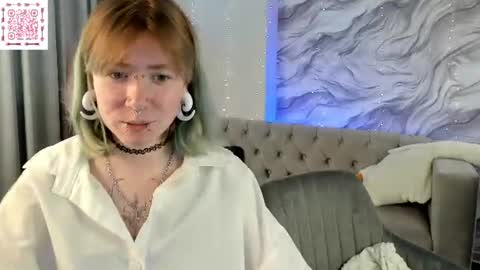 Snapshot of lilac_muse chatting on June 18, 2026, 11:25 am Lili online show from June 18, 2026, 11:25 am