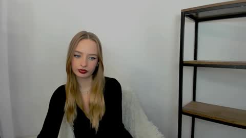 LiliaDesire online show from December 5, 2024, 6:44 pm