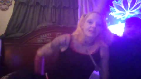 Snapshot of lilbit4u chatting on March 6, 2025, 2:41 am lilbit4u online show from March 6, 2025, 2:41 am