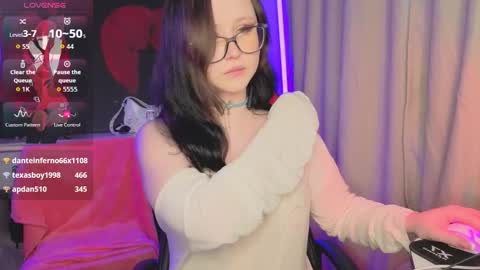 Nika and Lori online show from September 22, 2025, 12:40 pm