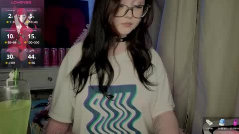 Nika and Lori online show from April 24, 2026, 5:26 pm