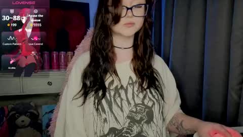 Snapshot of lilhornyprincess chatting on June 1, 2026, 6:31 pm Nika and Lori online show from June 1, 2026, 6:31 pm