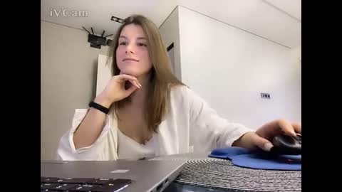 lili_2905 online show from November 28, 2025, 1:25 pm