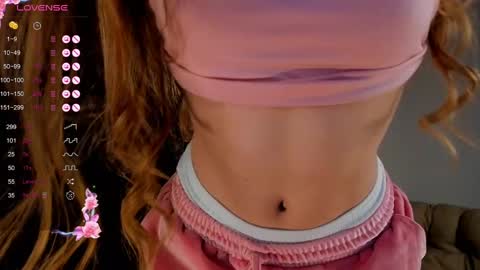 lili__roze_ online show from March 5, 2025, 9:26 pm