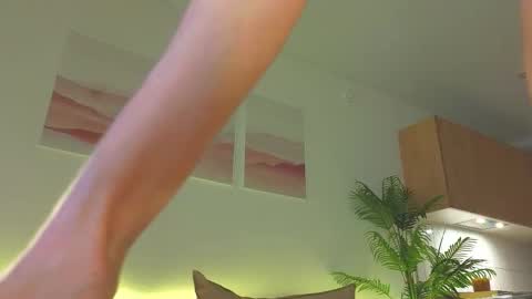 lili__roze_ online show from September 19, 2025, 5:20 am