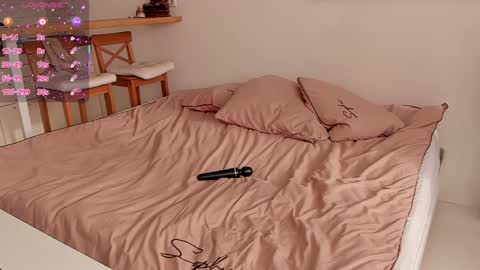 Lilith Nickol online show from November 27, 2025, 7:43 am